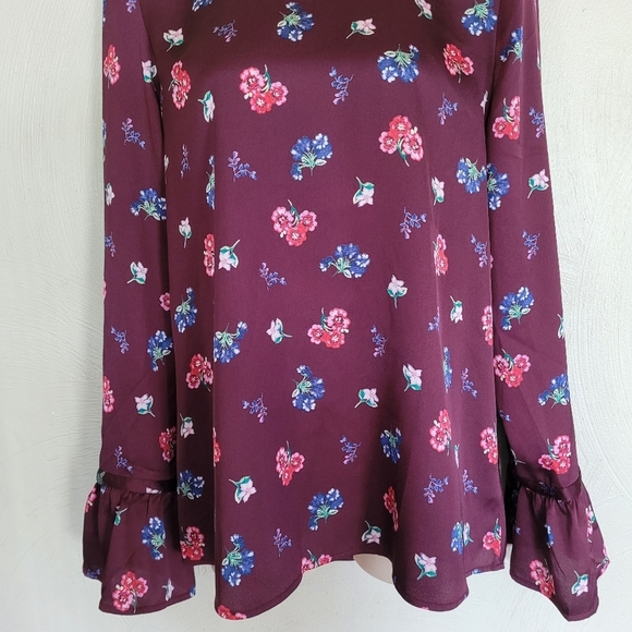 Express Maroon Floral Bell Sleeve Blouse Size Women's Medium - Picture 4 of 11